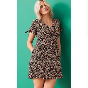 Loft black floral tie sleeve flare pocket dress 16